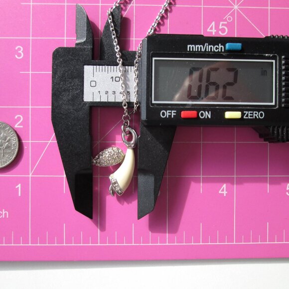 ✨ SWAROVSKI Swan Mark Angel Pendant Necklace Rhodium Plated Cream Enamel - Picture 7 of 13